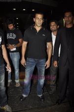 Salman Khan meets Katrina Kaif for a private dinner on the occasion of her Birthday in Bandra, Mumbai on 15th July 2011 (4).JPG